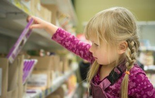 Schokoriegel im Kassenbereich